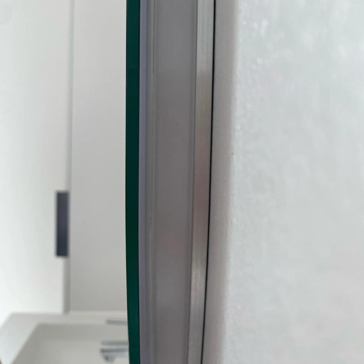 Oval spegel med LED-ljus och värme, 120x80 cm
